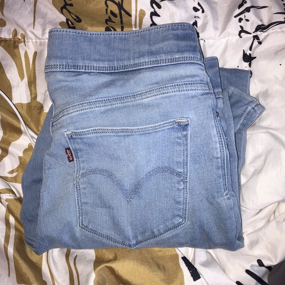 Maternity Levi’s jeans